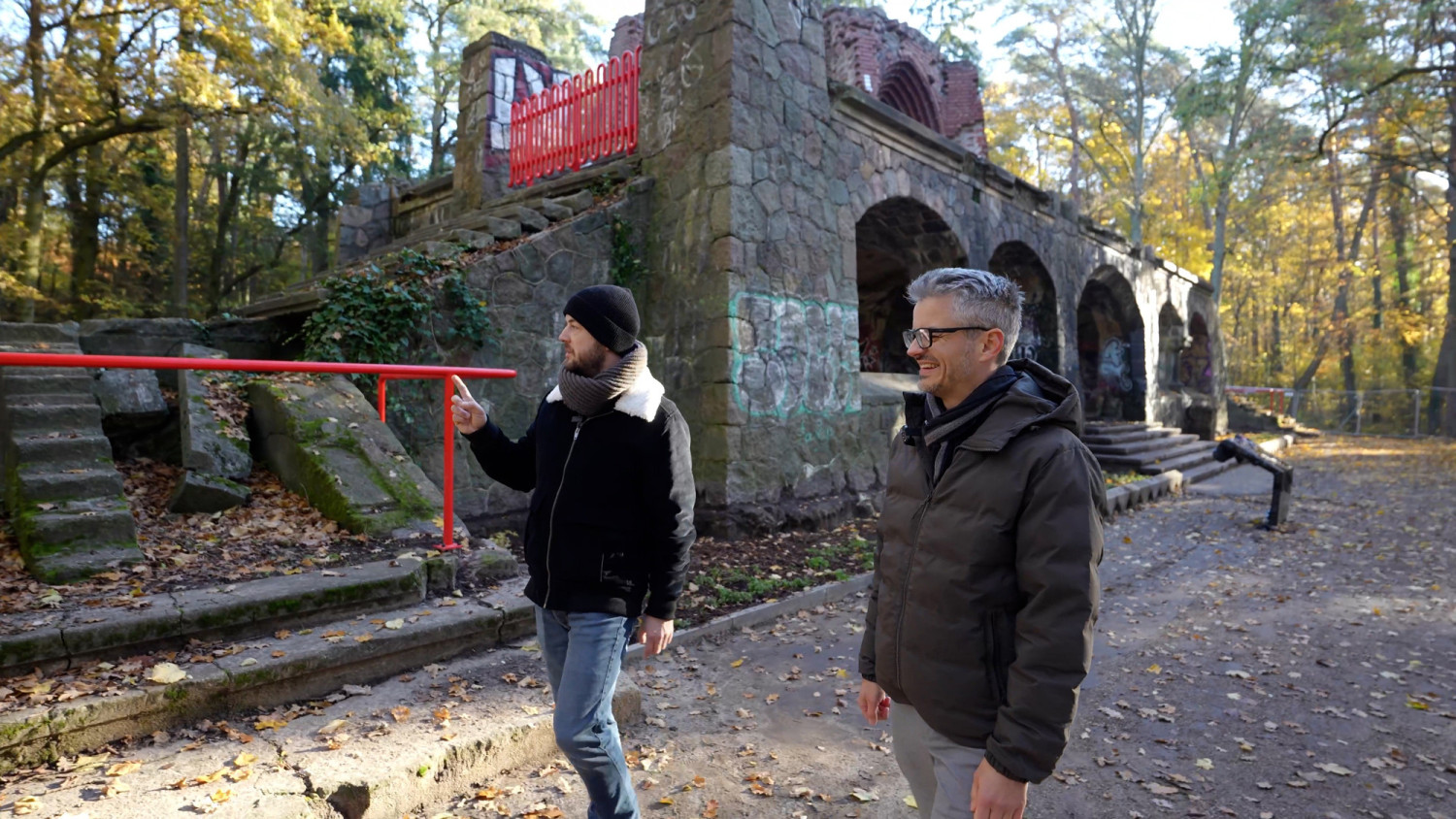Wieża Quistorpa po zmianach: teren uporządkowany, barierki do przemalowania