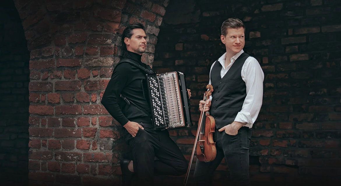 Wystawa Tomasza Lazara, koncerty i dyskusja o zdrowiu mężczyzn. Movember w Filharmonii