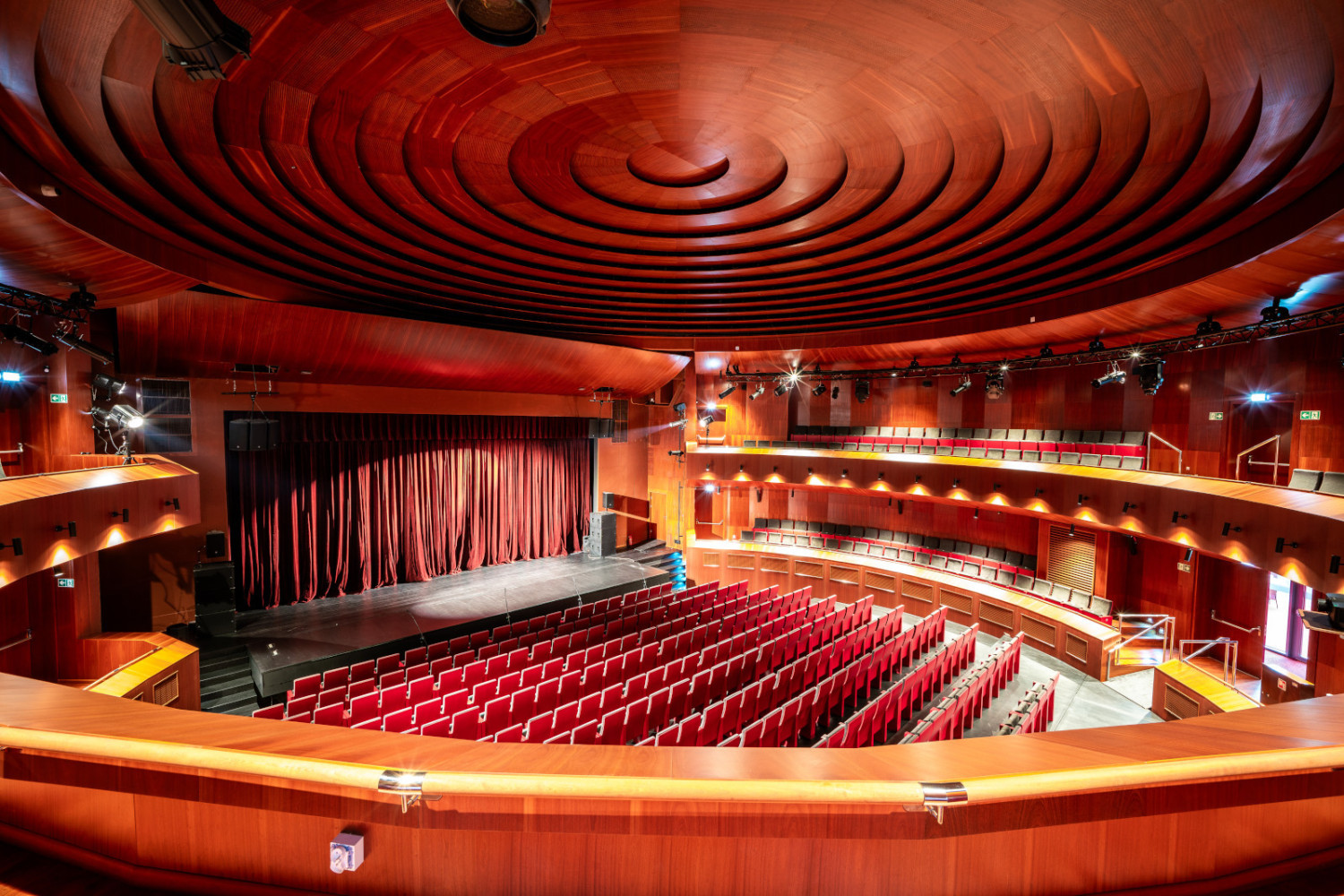 Spektakl o Draculi i wielkie powroty. Teatr Polski zdradza plany na nowy sezon