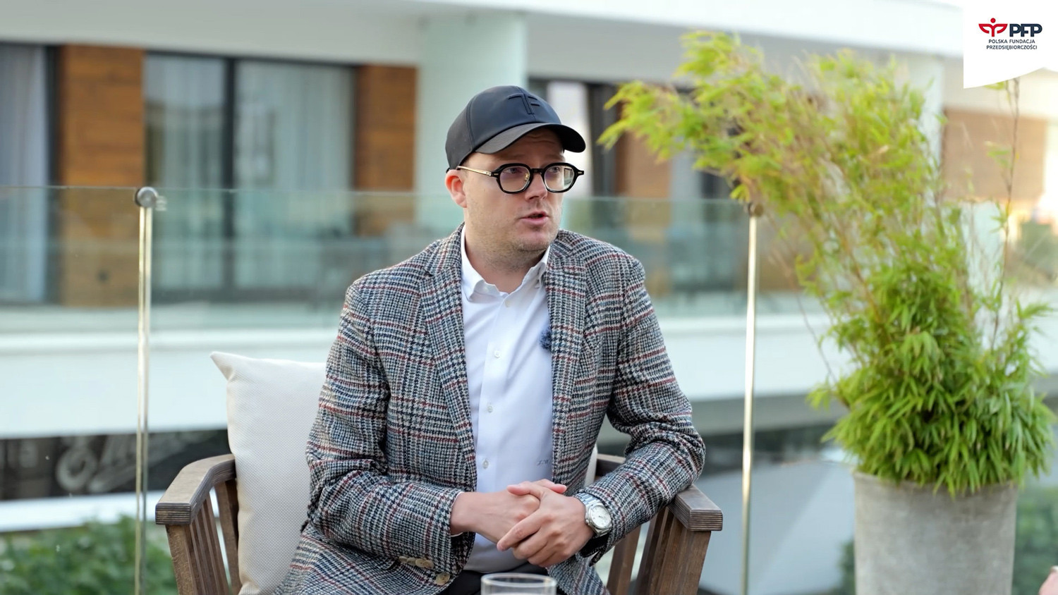 Posiada najbardziej luksusowe hotele nad polskim morzem. Mało kto wie, iż ten przedsiębiorca pochodzi z naszego regionu