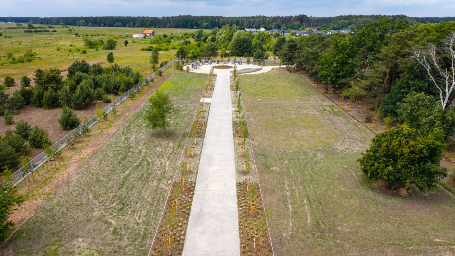Ten cmentarz jest teraz niemal dwa razy większy