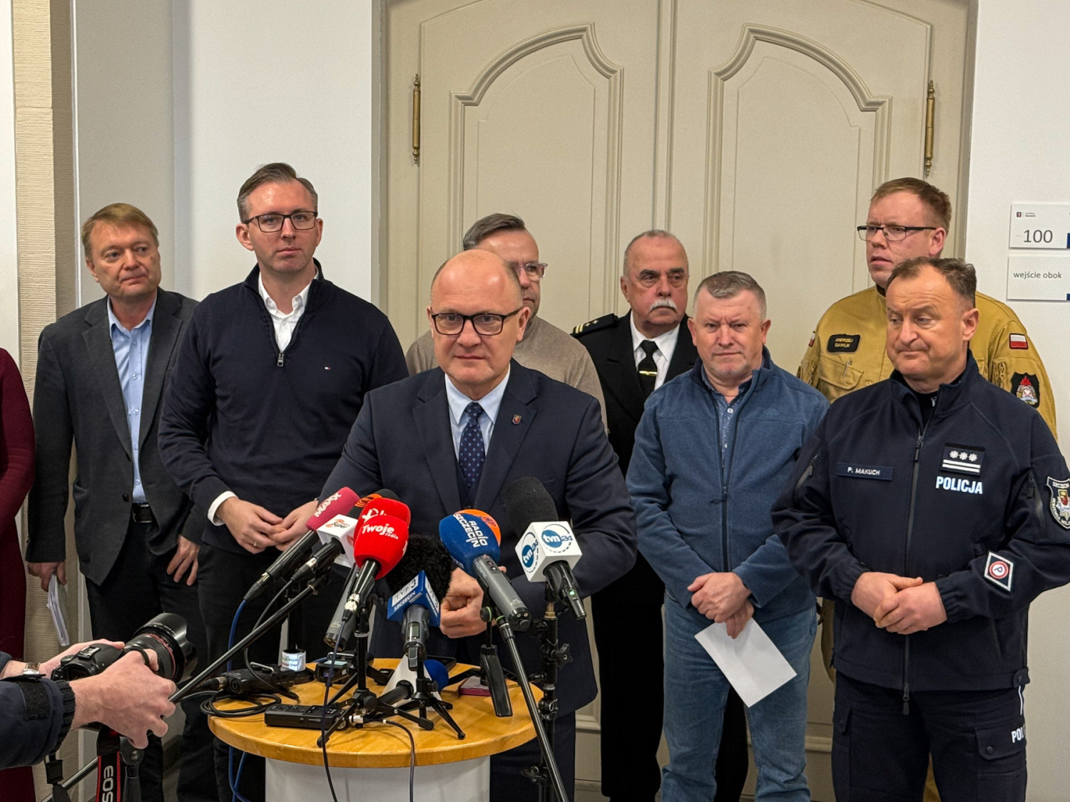 Odśnieżanie chodników, nocne przecieranie trakcji i piasek dla rad osiedli. Miasto przygotowuje się na możliwą gołoledź