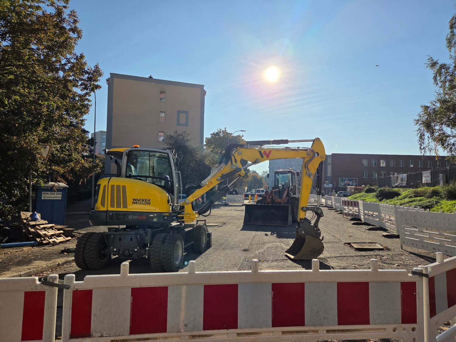 Zbliża się koniec problemów z przejazdem na Niebuszewie-Bolinku. Wykonawca rozpoczyna asfaltowanie jezdni