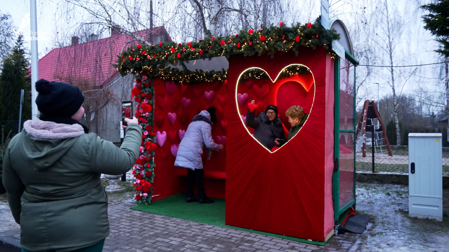Do tej wsi przyjeżdża się, aby… oglądać przystanki. To dzięki Kołu Gospodyń Wiejskich