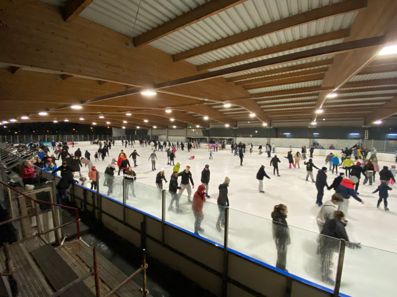 Przyszłość prywatnego lodowiska w rękach radnych. „Nie będziemy konkurować z miejskim obiektem”