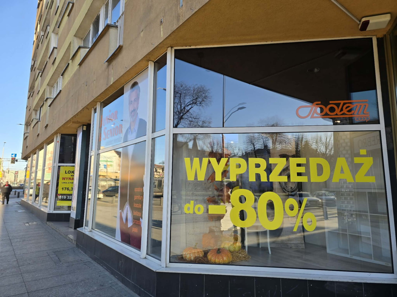 Handlowa ikona zniknęła z al. Niepodległości po 47 latach