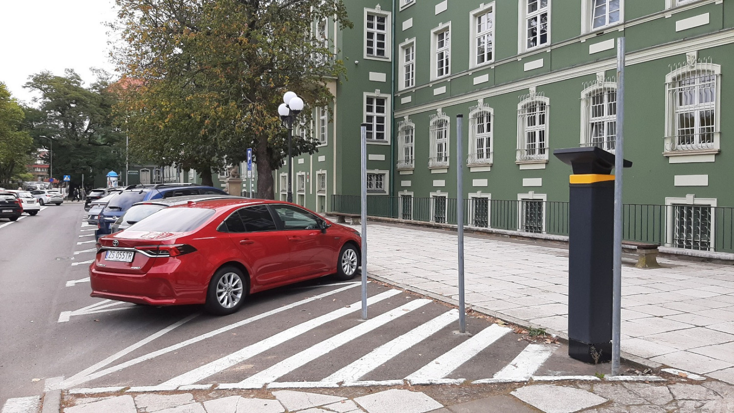 Od piątku przed urzędem miasta będą dostępne bezpłatne miejsca parkingowe
