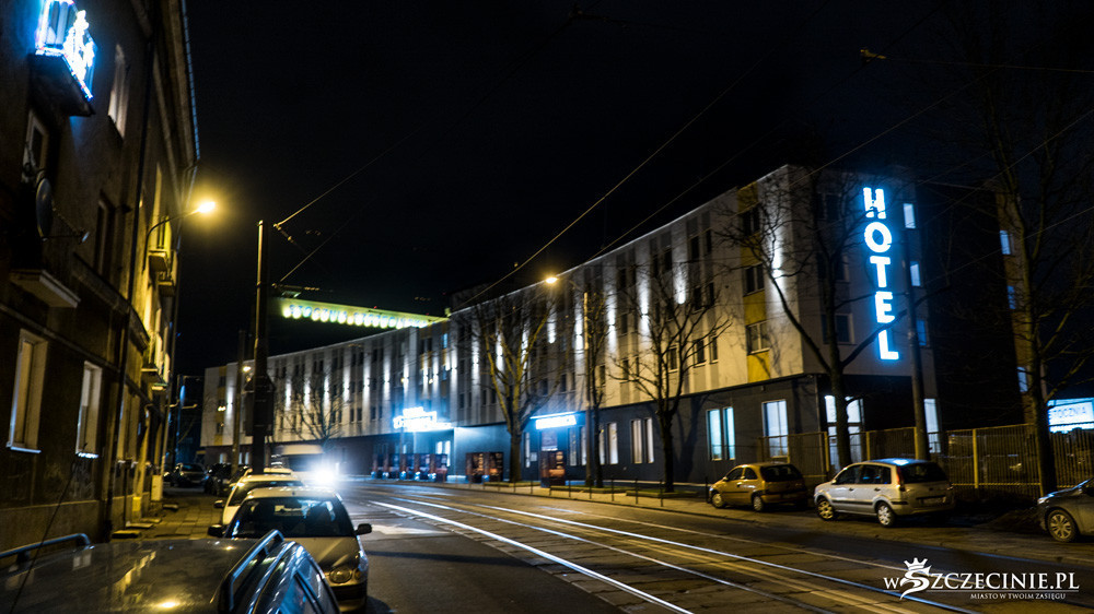 Hotel Vulcan odwołuje rezerwację dla Roberta Bąkiewicza