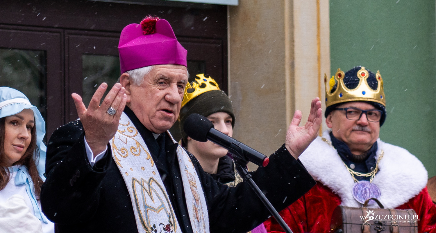 L’archevêque Dzięga part après 15 ans.  « Il partira en disgrâce.  Il n’a pas remarqué quand le monde a changé. »