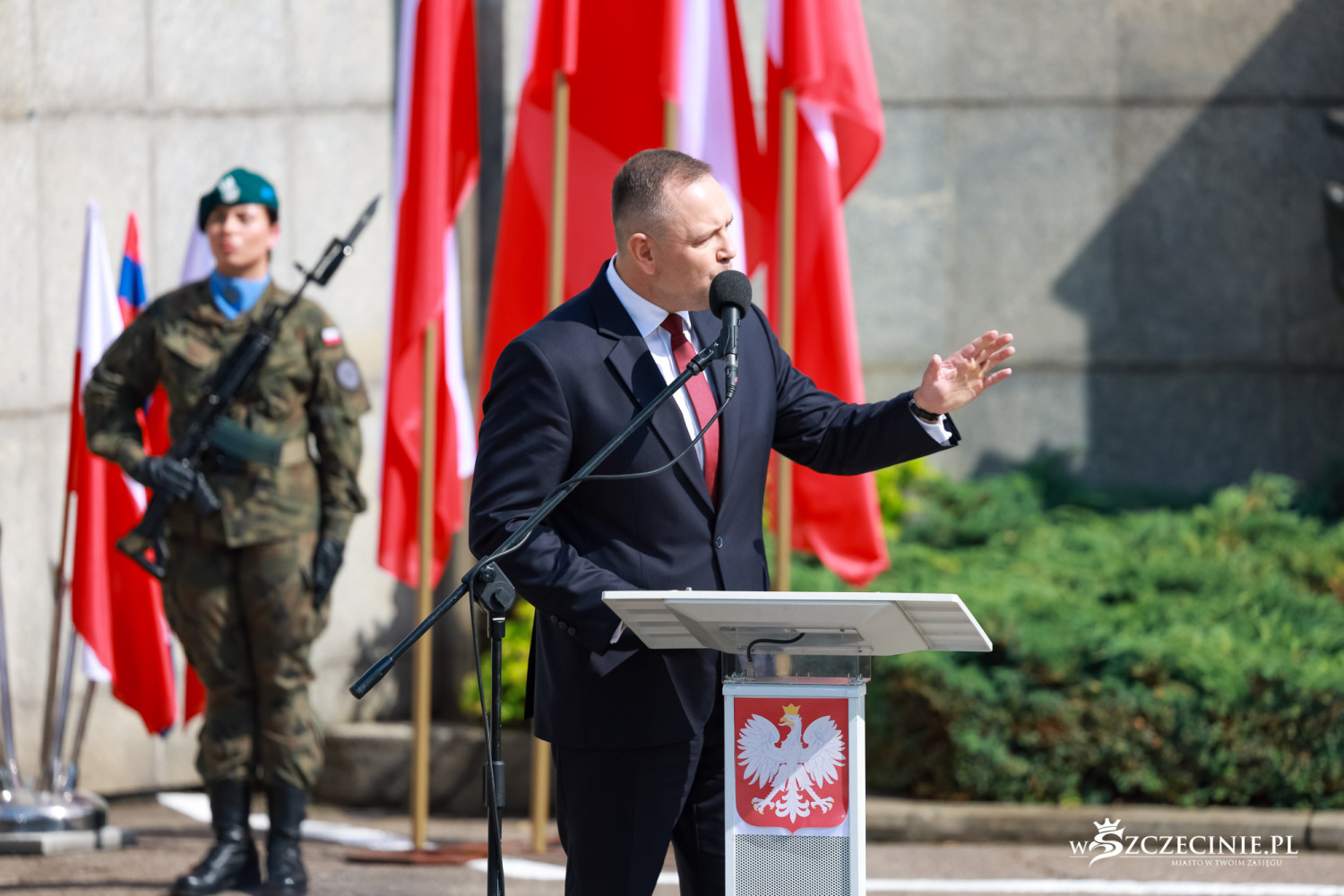Prezydent Karol Nawrocki w Szczecinie. Żarliwe przemówienie przed bramą stoczniową