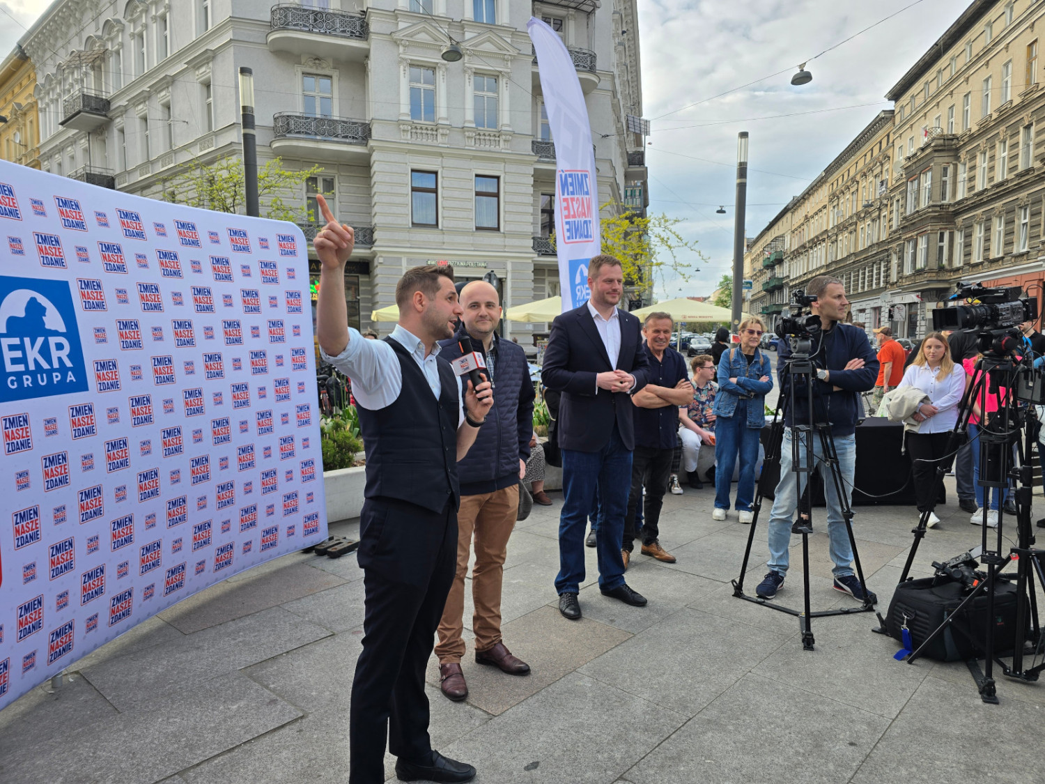 Spotkanie z politykami prawie jak freak fight. choćby Patryk Jaki łapał się za głowę