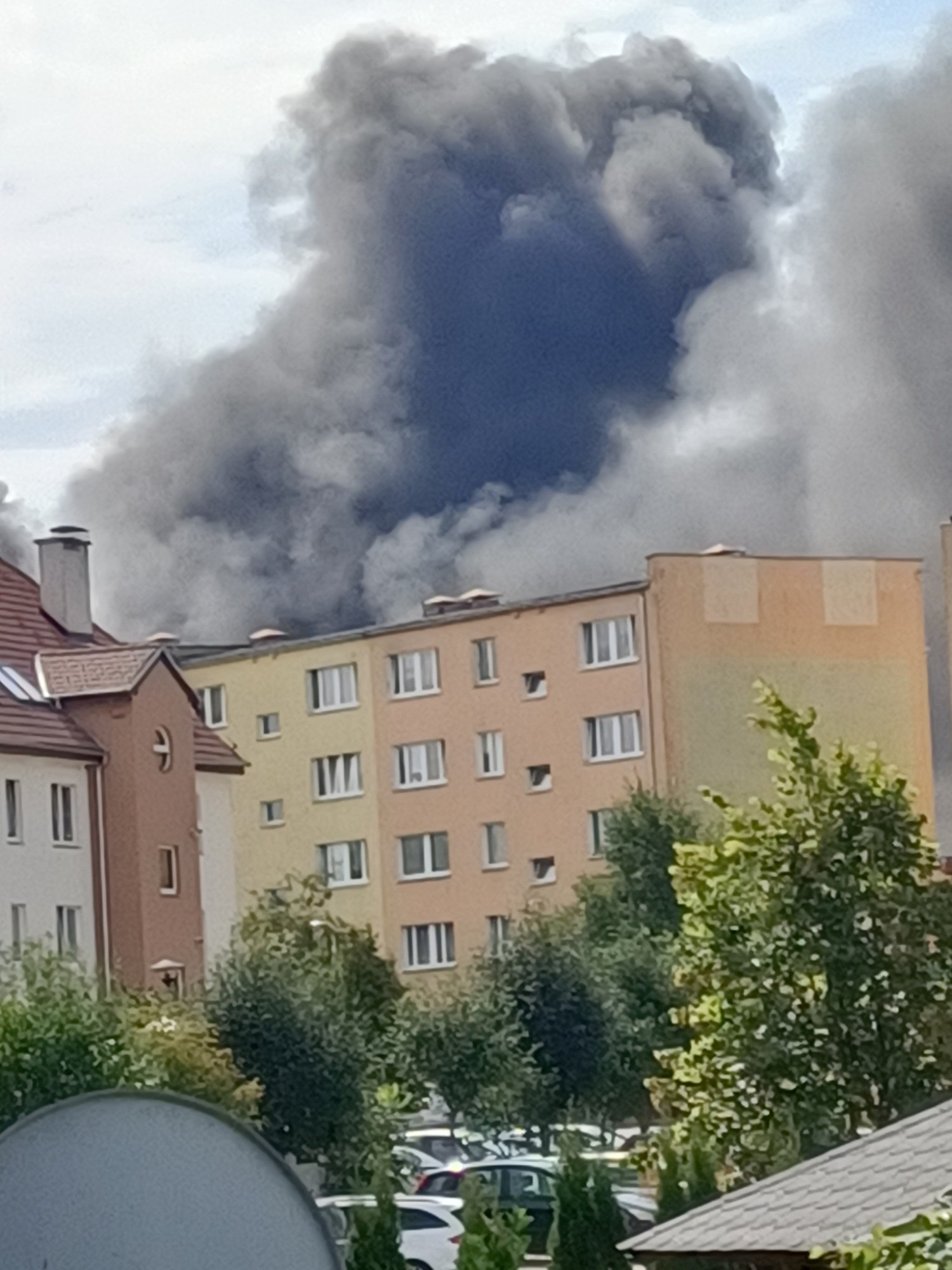 Wielki pożar hali w Przecławiu. Wojewoda z przekazem do mieszkańców Gumieniec, Przecławia i Kołbaskowa