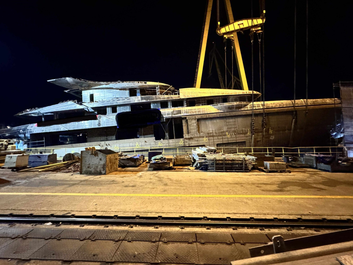 Kadłub luksusowego statku prawie utonął. Niecodzienne zdarzenie w szczecińskiej stoczni