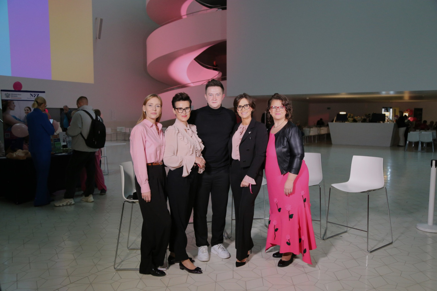 Kobiety myślą o wszystkich wokół, tylko nie o sobie. Panie rozmawiały o raku piersi w Filharmonii